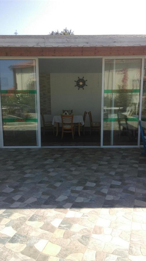 Family Hotel Coral Sozopol Exterior photo