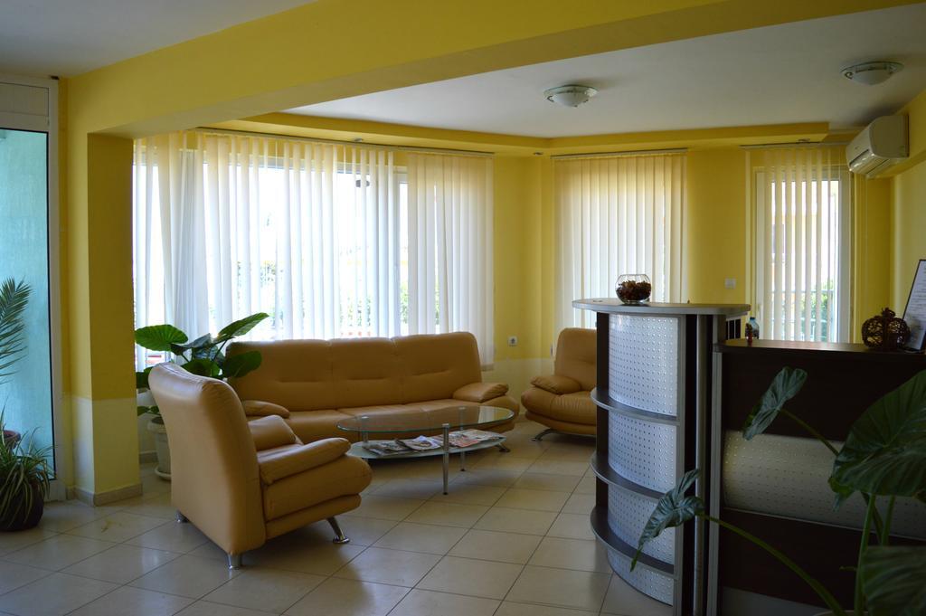 Family Hotel Coral Sozopol Exterior photo