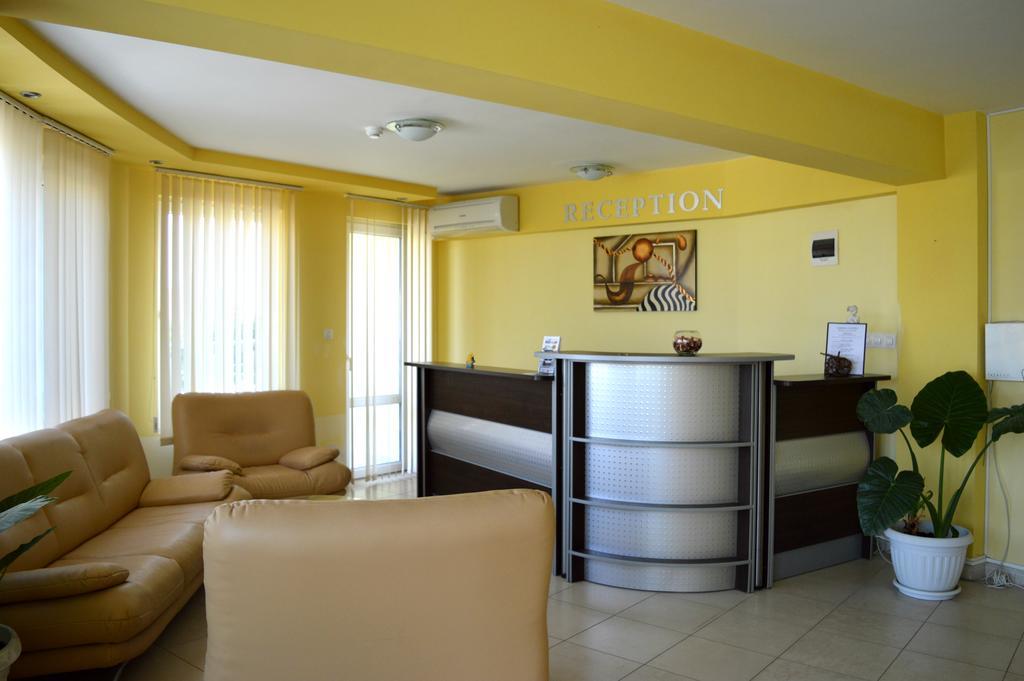 Family Hotel Coral Sozopol Exterior photo