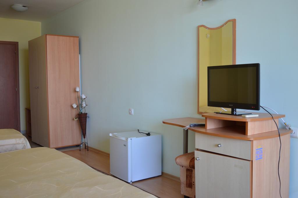 Family Hotel Coral Sozopol Exterior photo