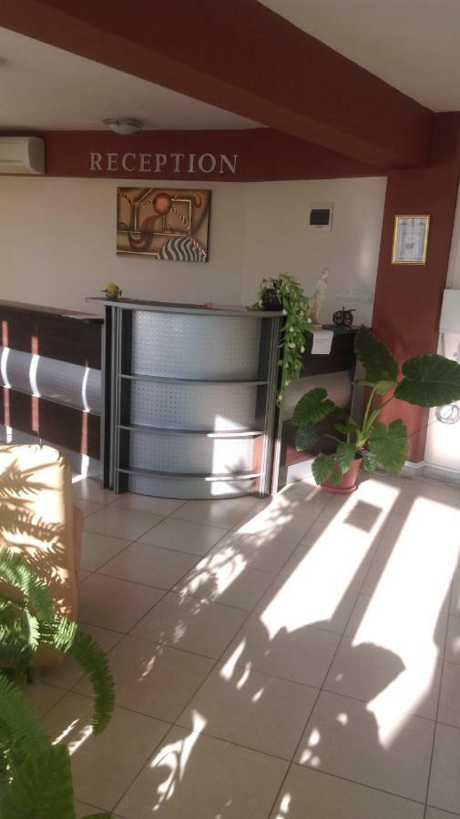 Family Hotel Coral Sozopol Exterior photo